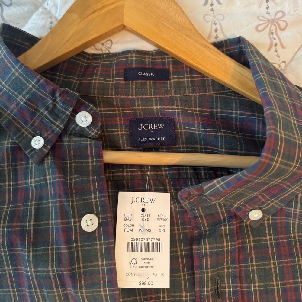 J. Crew Men's Flex-Washed Plaid Button-Down Shirt in Green, Navy and Red